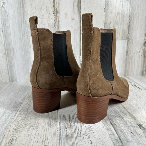 NEW Steve Madden Rhiannon Chelsea Tan Suede Block Heel Ankle Boots #370 - Picture 6 of 12